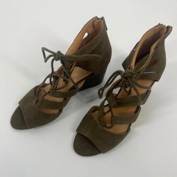 Stylish Olive Green Lace-Up Wedge Sandals - Picture 2 of 6
